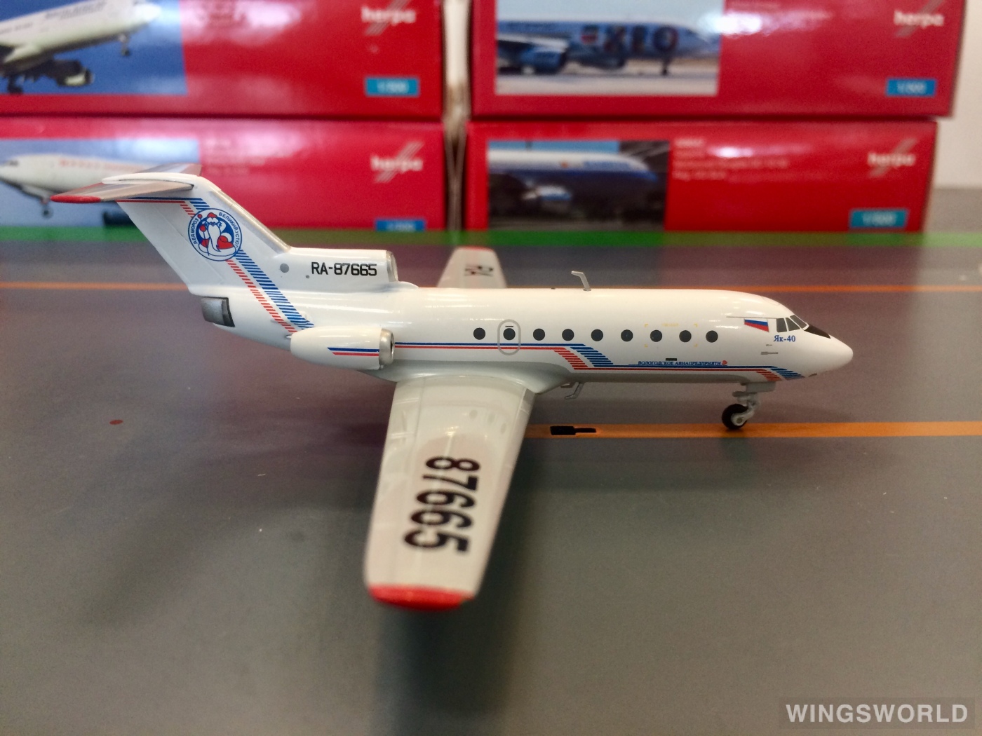 Herpa 1:200 558235 Vologda Air Company Yakovlev Yak-40 RA-87665