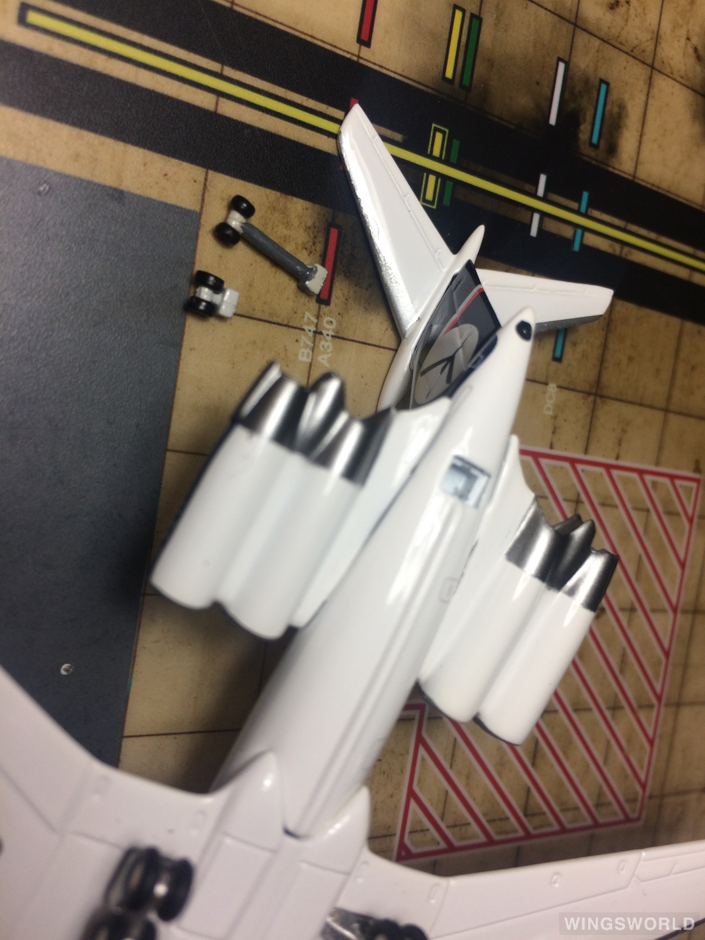 Geminijets 1:400 GJLOT1078 LOT 波兰航空 Ilyushin Il-62 SP-LBE