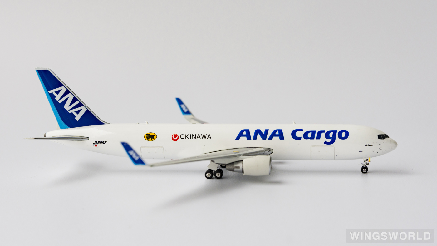 Phoenix 1:400 Boeing 767-300 ANA 全日空PH11065 JA605F Okinawa c/s. With  rolling gears的照片作者:会说话的树- 飞机模型世界资料库