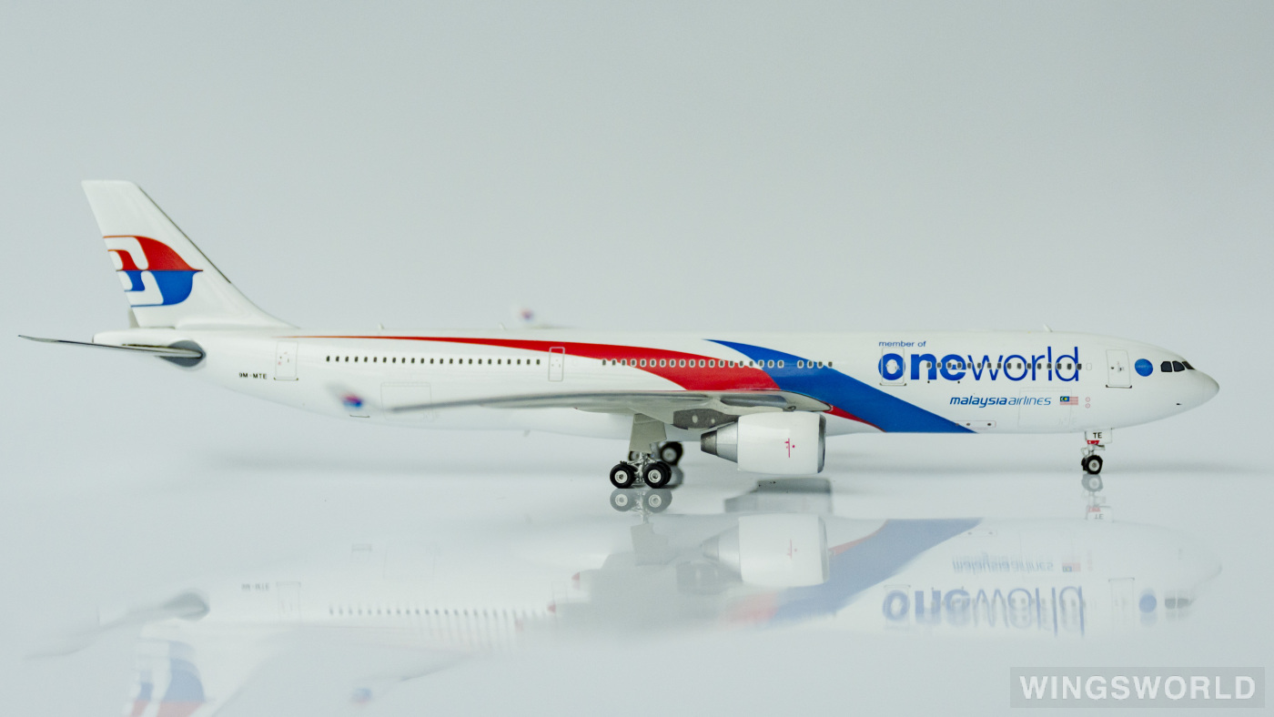 Phoenix 1:400 PH10743 Malaysia Airlines 马来西亚航空 Airbus A330-300 9M-MTE