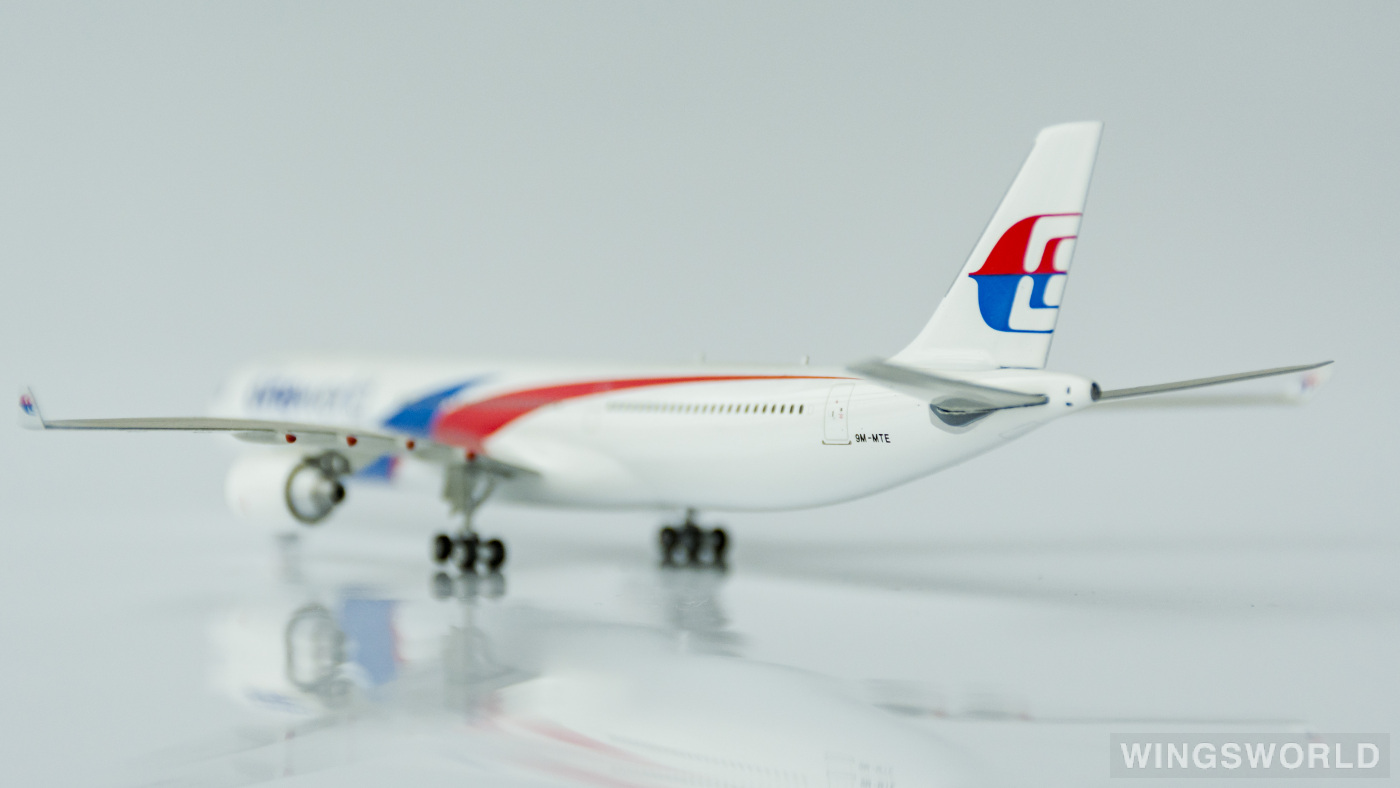 Phoenix 1:400 PH10743 Malaysia Airlines 马来西亚航空 Airbus A330-300 9M-MTE
