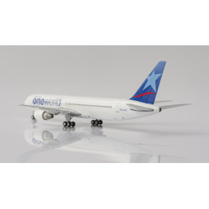 LAN Airlines 智利航空 Boeing 767-300 CC-CXJ 2004s colors. OneWorld c/s. With rolling gears. PH10399 Phoenix 1:400
