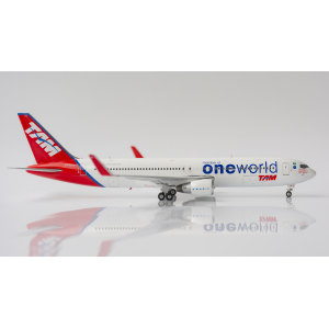 TAM Airlines 巴西天马航空 Boeing 767-300 PT-MOC OneWorld colors. PH11029 Phoenix 1:400