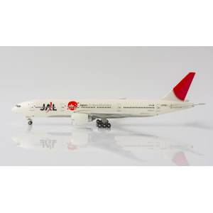 Japan Airlines 日本航空 Boeing 777-200 JA702J 2003s colors. With 