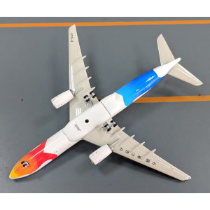 China Eastern 中国东方航空 Airbus A330-300 B-6127 东方航空世博会系列彩绘-----志愿者号 PH10368 Phoenix 1:400