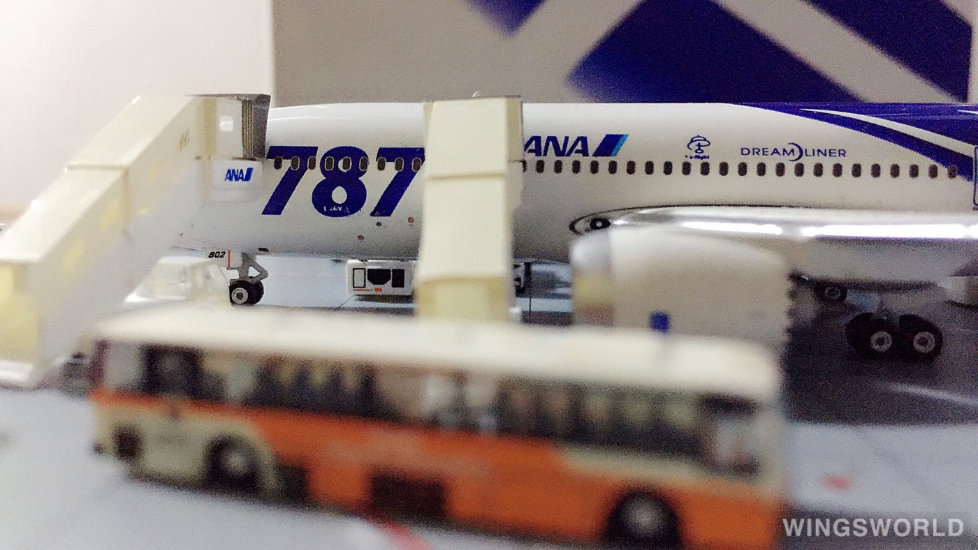 Phoenix 1:400 PH10737 ANA 全日空 Boeing 787-8 JA802A