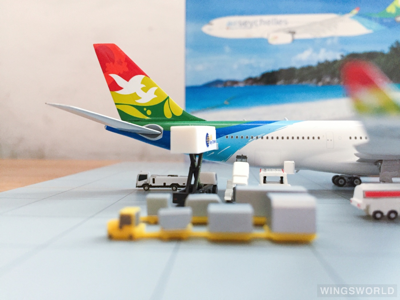 Phoenix 1:400 PH10756 Air Seychelles 塞舌尔航空 Airbus A330-200 A6-EYY