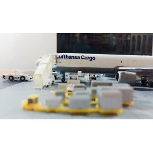 Lufthansa 汉莎航空 McDonnell Douglas MD-11 D-ALCN The Last MD-11 PH04052 Phoenix 1:400