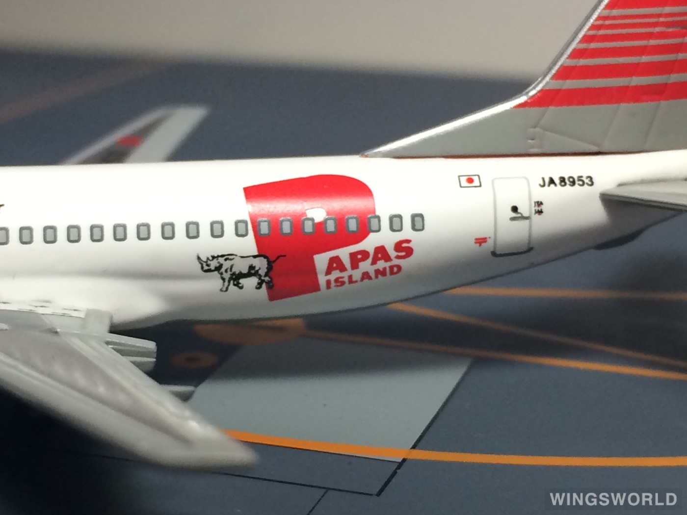 Dragon Models 1:400 55145 Japan Transocean Air 日本越洋航空 Boeing 737-400 JA8953