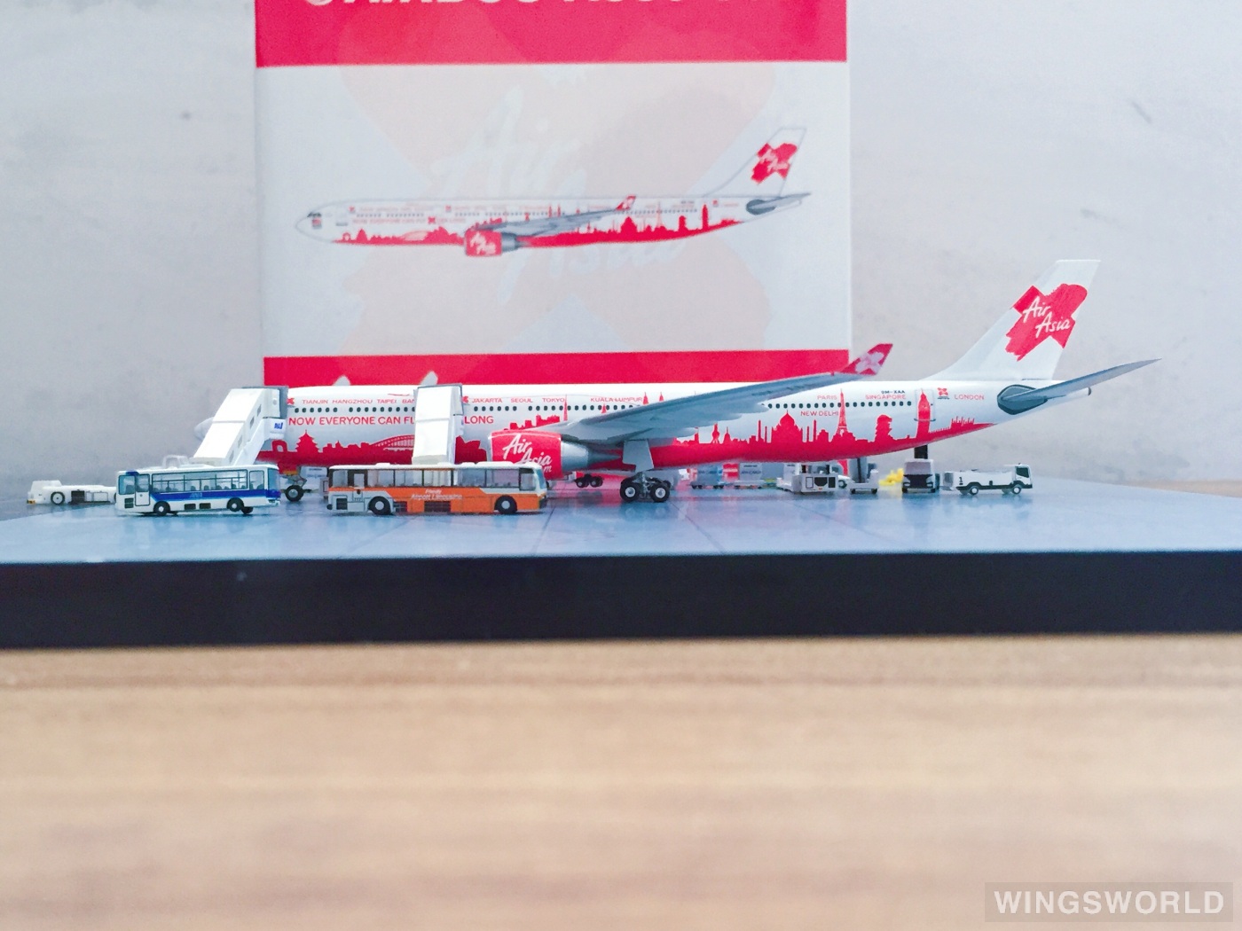 Phoenix 1:400 PH10474 AirAsia 亚洲航空 Airbus A330-300 9M-XAA