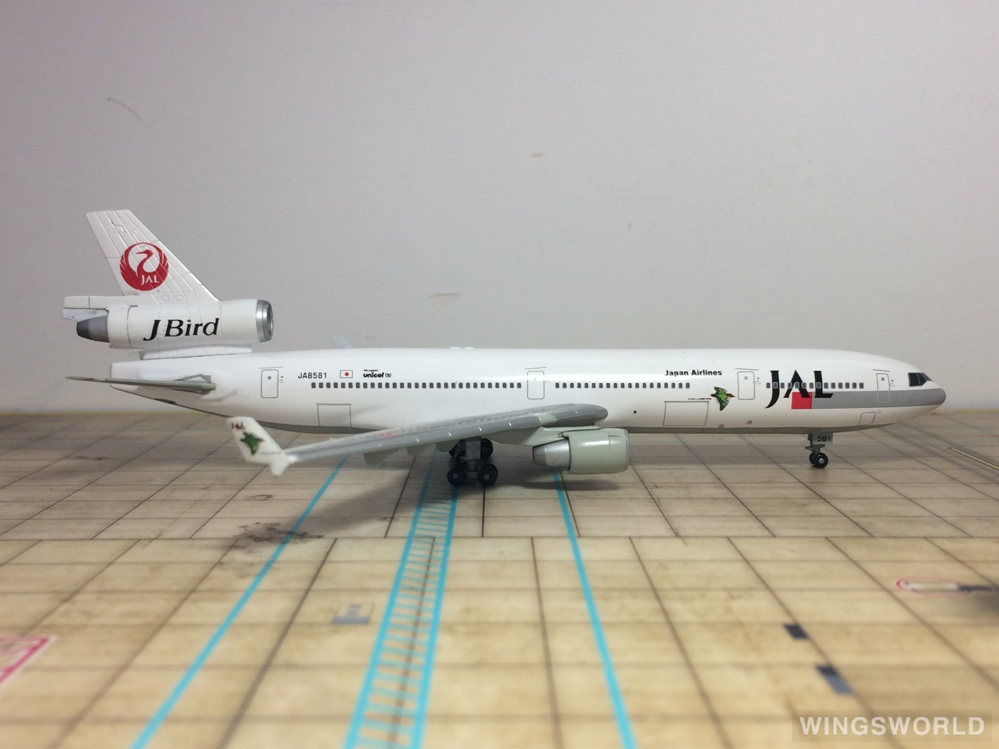 Dragon Models 1:400 55334 Japan Airlines 日本航空 McDonnell Douglas MD-11 JA8581