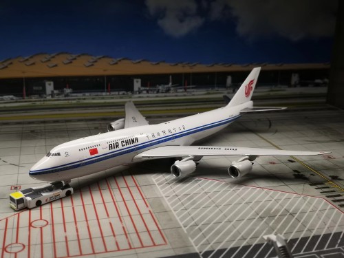 ANA全日空　DHC-8-300 JA801K 1/200 000000038871_VM2pCVH.jpg