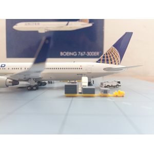United Airlines 美国联合航空 Boeing 767-300 N675UA  