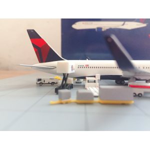 Delta Air Lines 达美航空 Boeing 767-300 N194DN  GJDAL1346 Geminijets 1:400