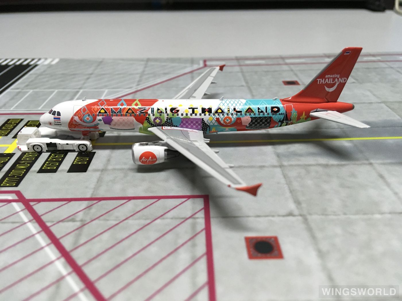 Phoenix 1:400 PH11453 AirAsia 亚洲航空 Airbus A320 HS-ABD