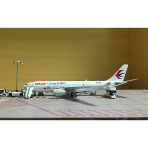 China Eastern 中国东方航空 Airbus A330-200 B-8231 东航第50架A330 PH11189 Phoenix 1:400