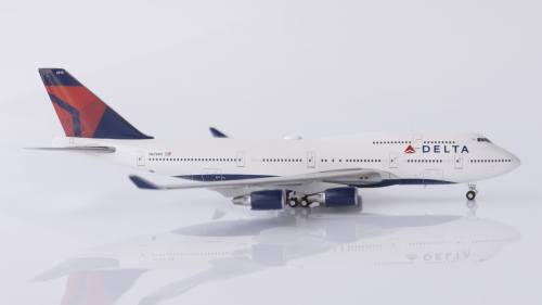 Delta Air Lines 达美航空 Boeing 747-400 N670US 2007s colors. With rolling gear. GJDAL1450 Geminijets 1:400