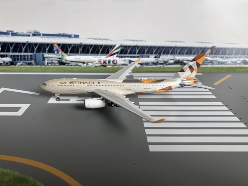 Phoenix 1:400 Airbus A330-200 Etihad Airways 阿提哈德航空PH11137