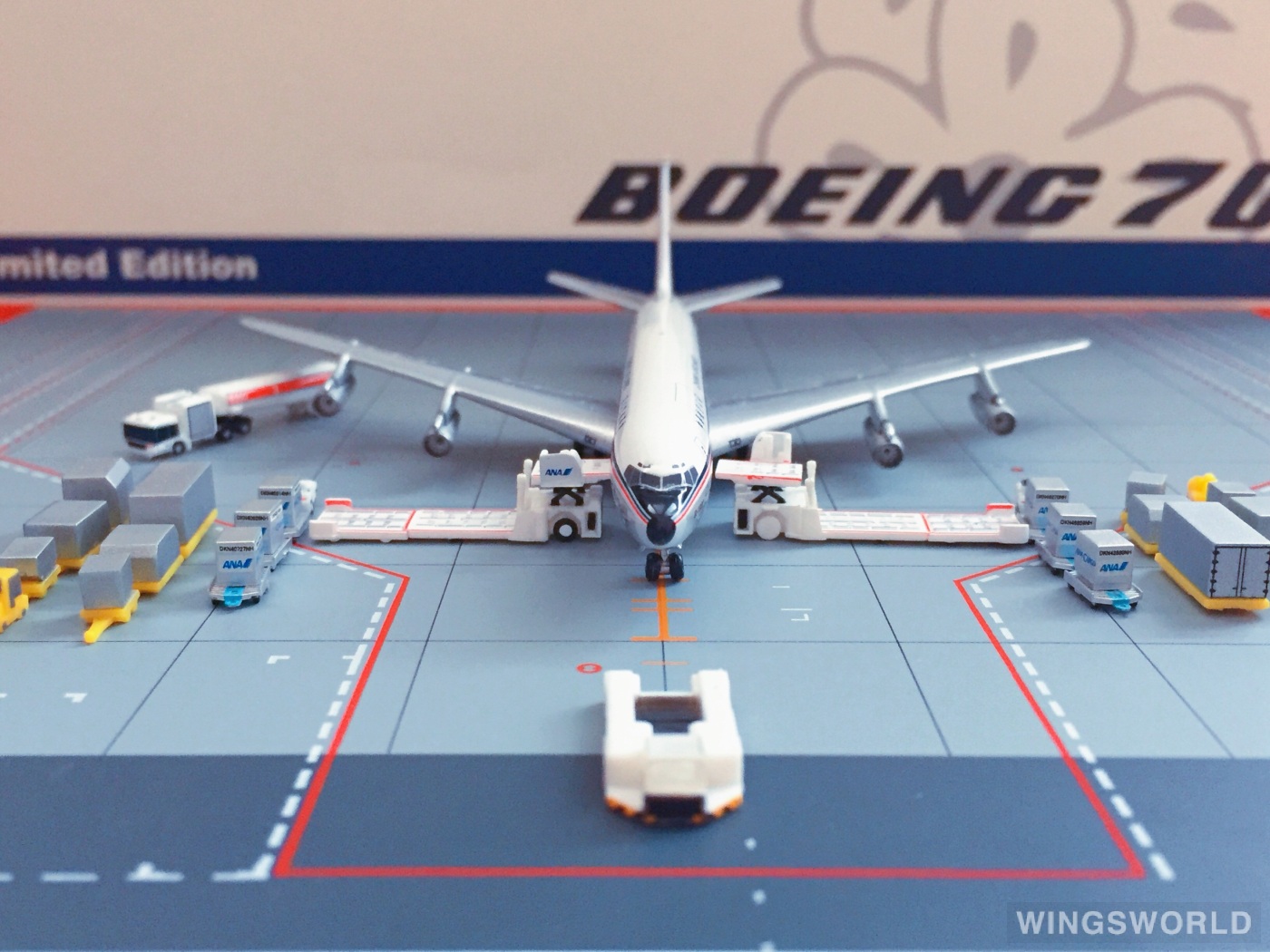 AeroClassics 1:400 ACB1832 China Airlines 中华航空 Boeing 707-300 B-1832