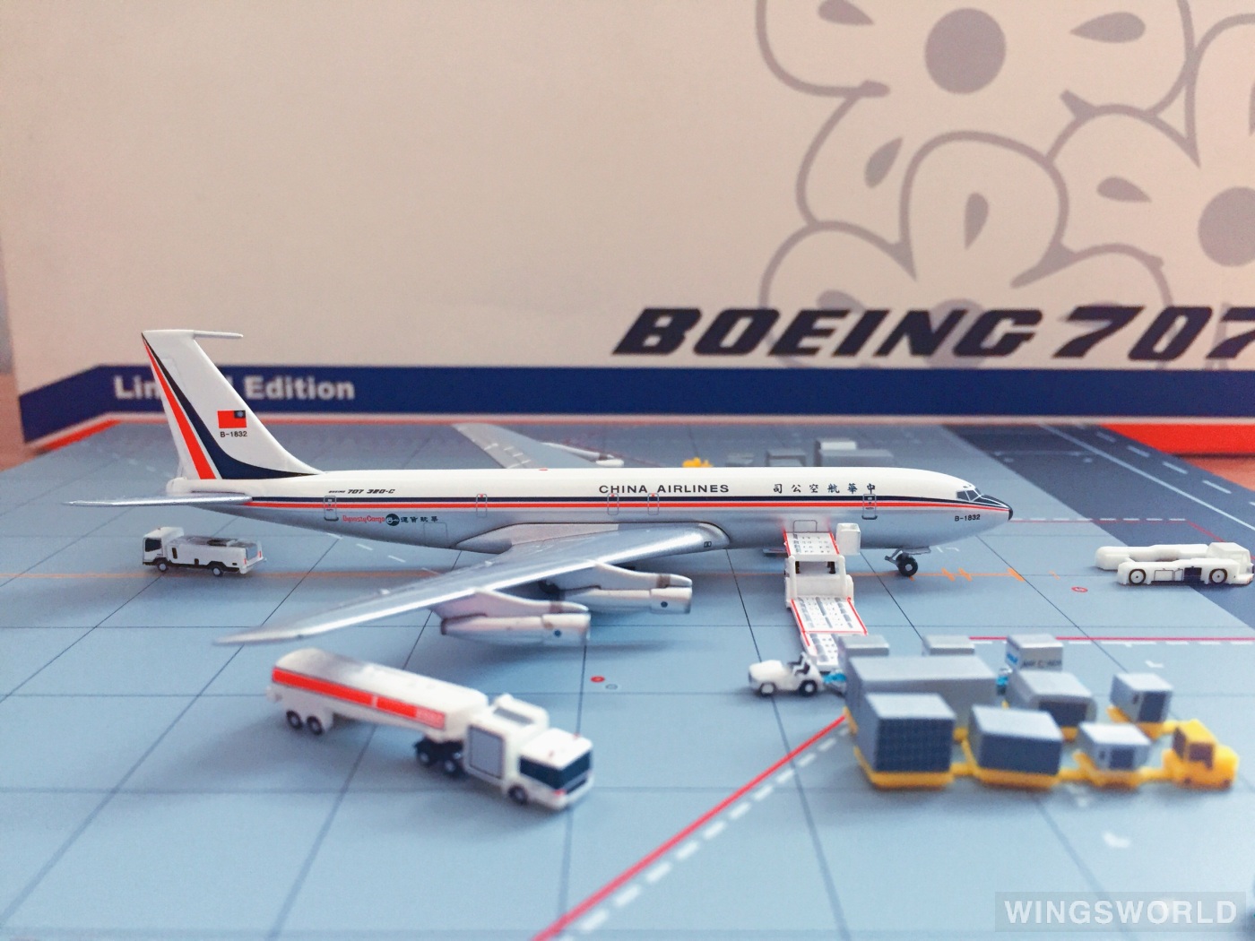 AeroClassics 1:400 ACB1832 China Airlines 中华航空 Boeing 707-300 B-1832