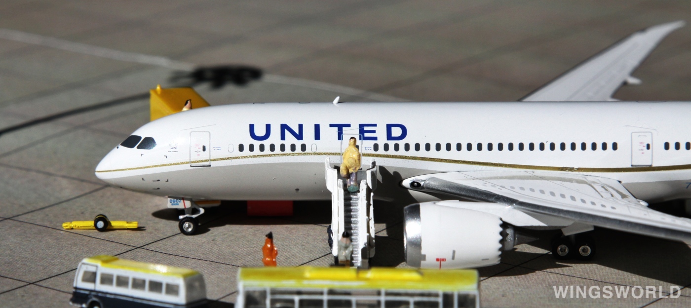 Geminijets 1:400 GJUAL1244 United Airlines 美国联合航空 Boeing 787-8 N26902