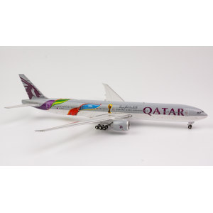 Qatar 卡塔尔航空 Boeing 777-300ER A7-BAX 世界杯彩绘 PH04222 Phoenix 1:400