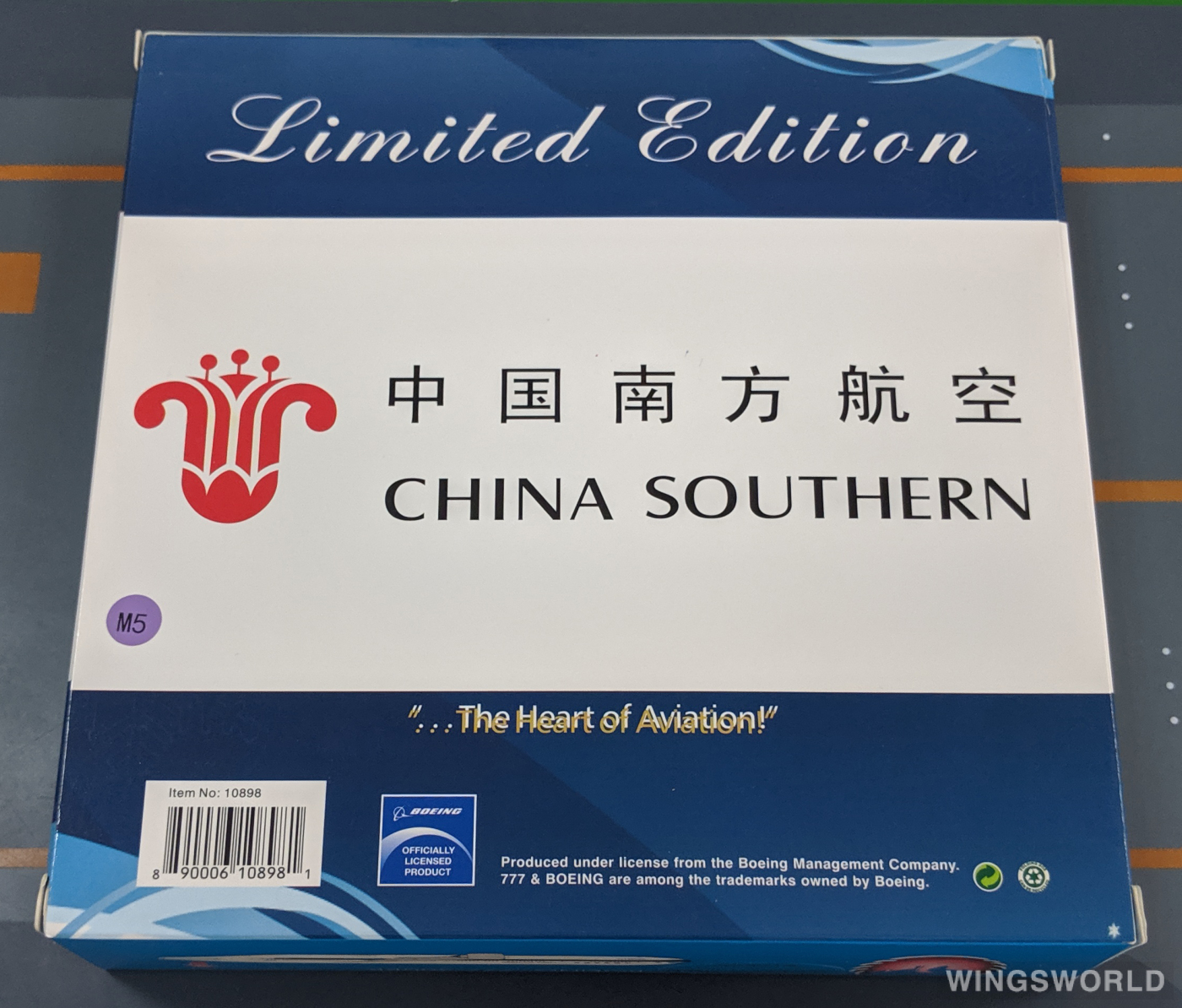 Phoenix 1:400 PH10898 China Southern 中国南方航空 Boeing 777-300ER B-2099