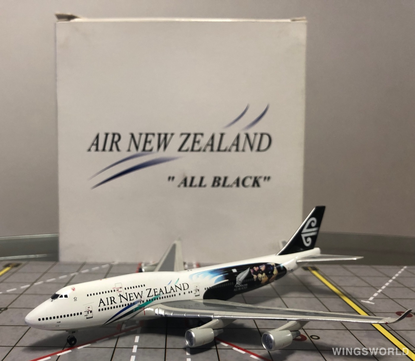 TucanoLine 1:400 84022001 Air New Zealand 新西兰航空 Boeing 747-400 ZK-NBW