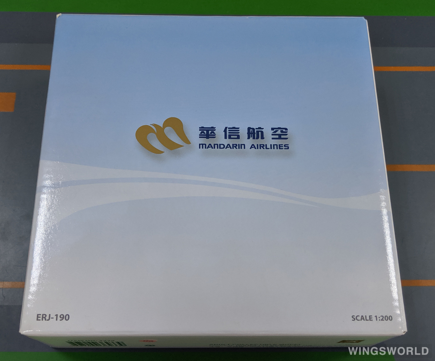 Amazon.co.jp: 国際貿易 hogan MANDARIN AIRLINES 華信航空 ERJ