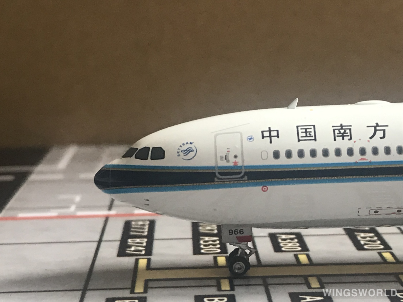 Phoenix 1:400 PH11381 China Southern 中国南方航空 Airbus A330-300 B-5966