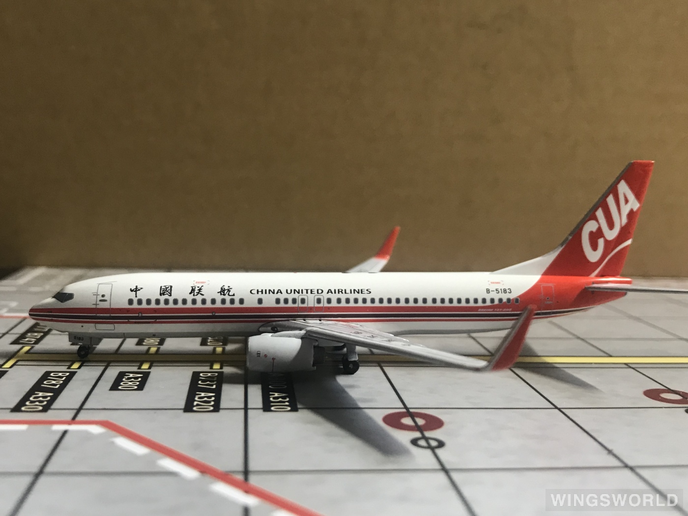 Pandamodel 1:400 PMB5183 China United Airlines 中国联合航空 Boeing 737-800 B-5183