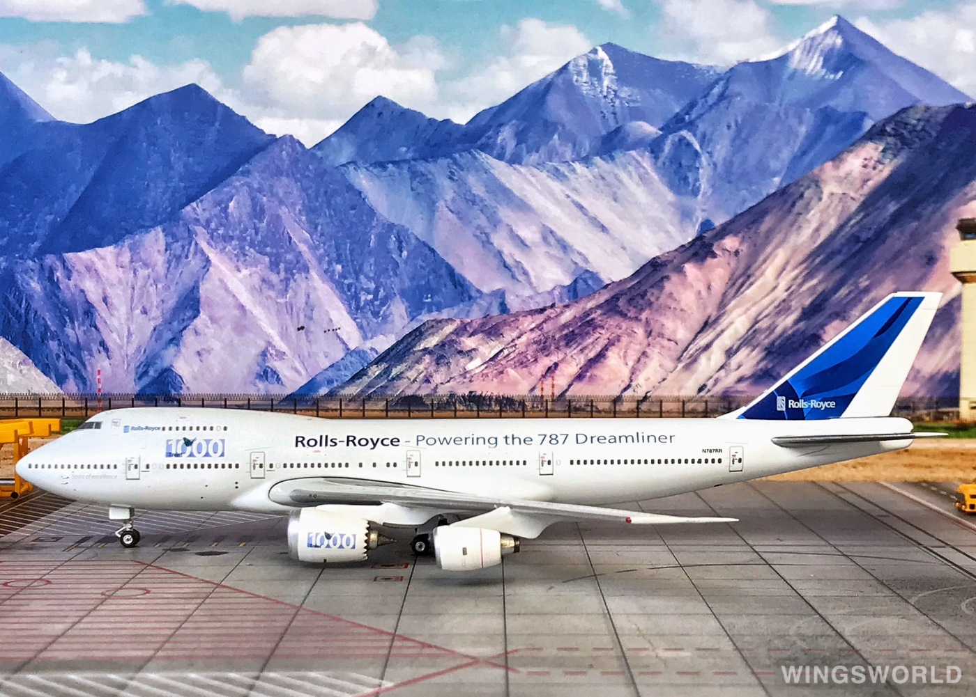 Phoenix 1:400 PH10212 Boeing 波音公司 Boeing 747-200 N787RR