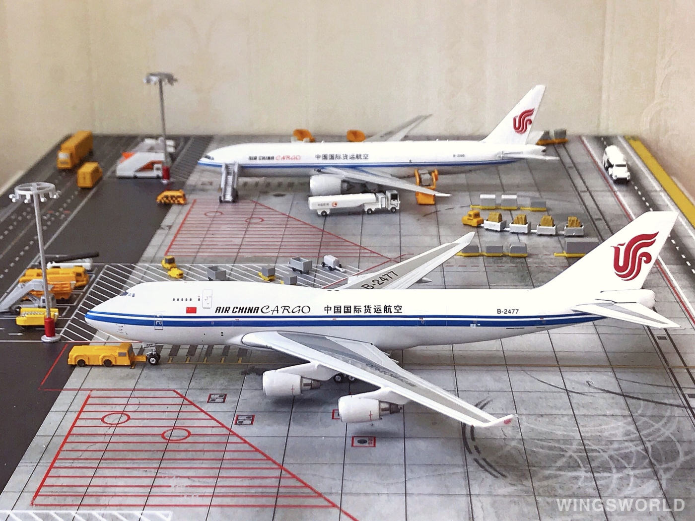 Phoenix 1:400 PH10323B Air China Cargo 中国国际货运航空 Boeing 747-400 B-2477