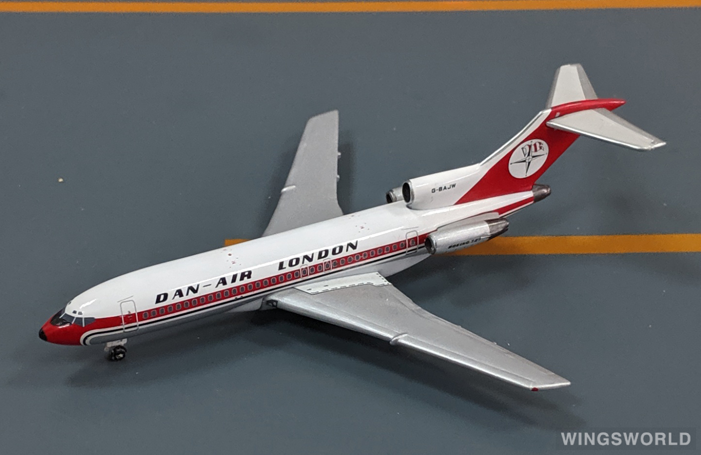 Geminijets 1:400 GJDAN942 Dan-Air Boeing 727-100 G-BAJW