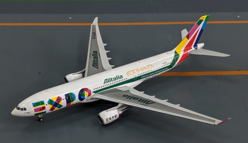 Alitalia 意大利航空 Airbus A330-200 EI-EJM  XX4948 JC Wings 1:400