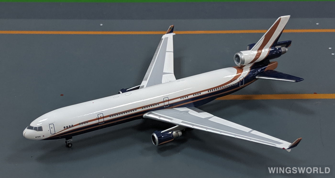 Phoenix 1:400 PH10250 Saudia 沙特阿拉伯航空 McDonnell Douglas MD-11 HZ-AFAS