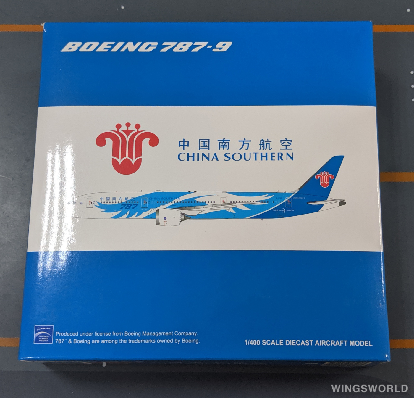 JC Wings 1:400 KD4679 China Southern 中国南方航空 Boeing 787-9 B-1242