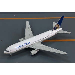 United Airlines 美国联合航空 Boeing 767-200 N76151 2011s colors. With rolling gears. GJUAL1137 Geminijets 1:400