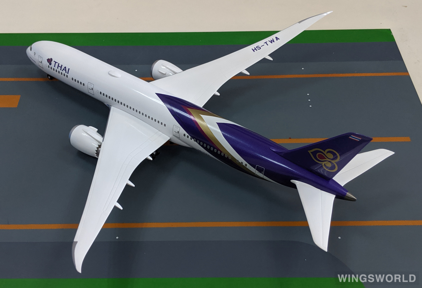 Hogan 1:200 HG11151GR Thai Airways 泰国国际航空 Boeing 787-9 HS-TWA