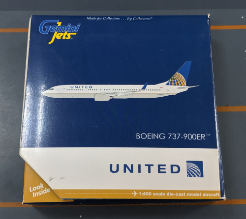 United Airlines 美国联合航空 Boeing 737-900 N38454 2010s colors. GJUAL1423 Geminijets 1:400