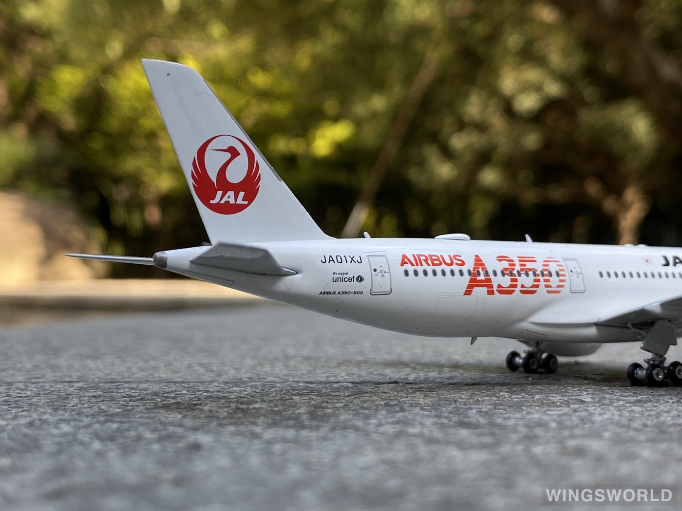 Phoenix 1:400 PH04277 Japan Airlines 日本航空 Airbus A350-900 JA01XJ