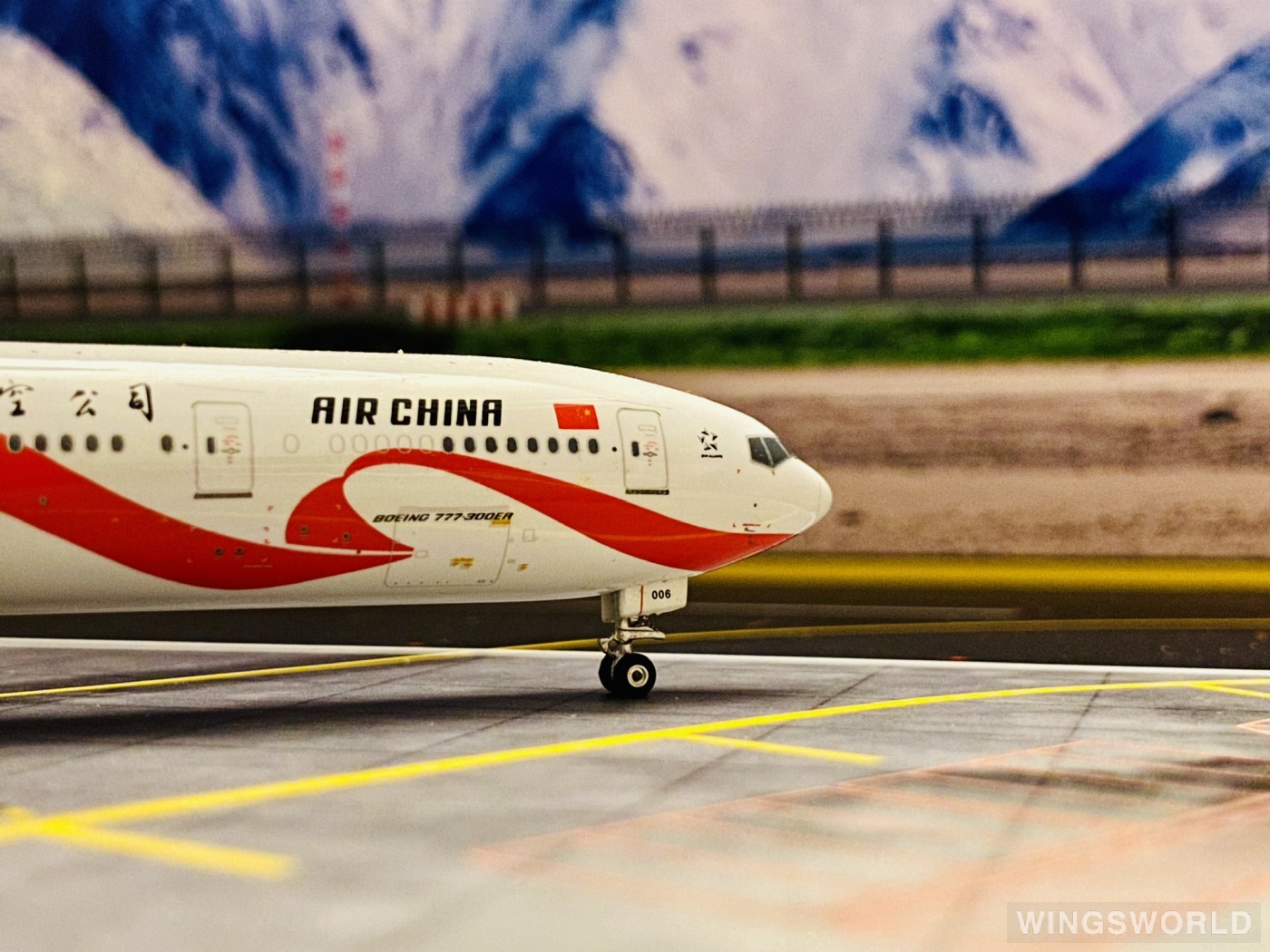 Phoenix 1:400 PH11022 Air China 中国国际航空 Boeing 777-300ER B-2006