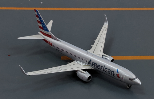 American Airlines 美国航空 Boeing 737-800 N971AN 2012s colors. With rolling gears. GJAAL1361 Geminijets 1:400