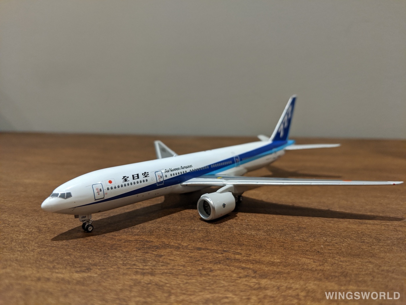 Phoenix 1:400 PH04262 ANA 全日空 Boeing 777-200 JA8198