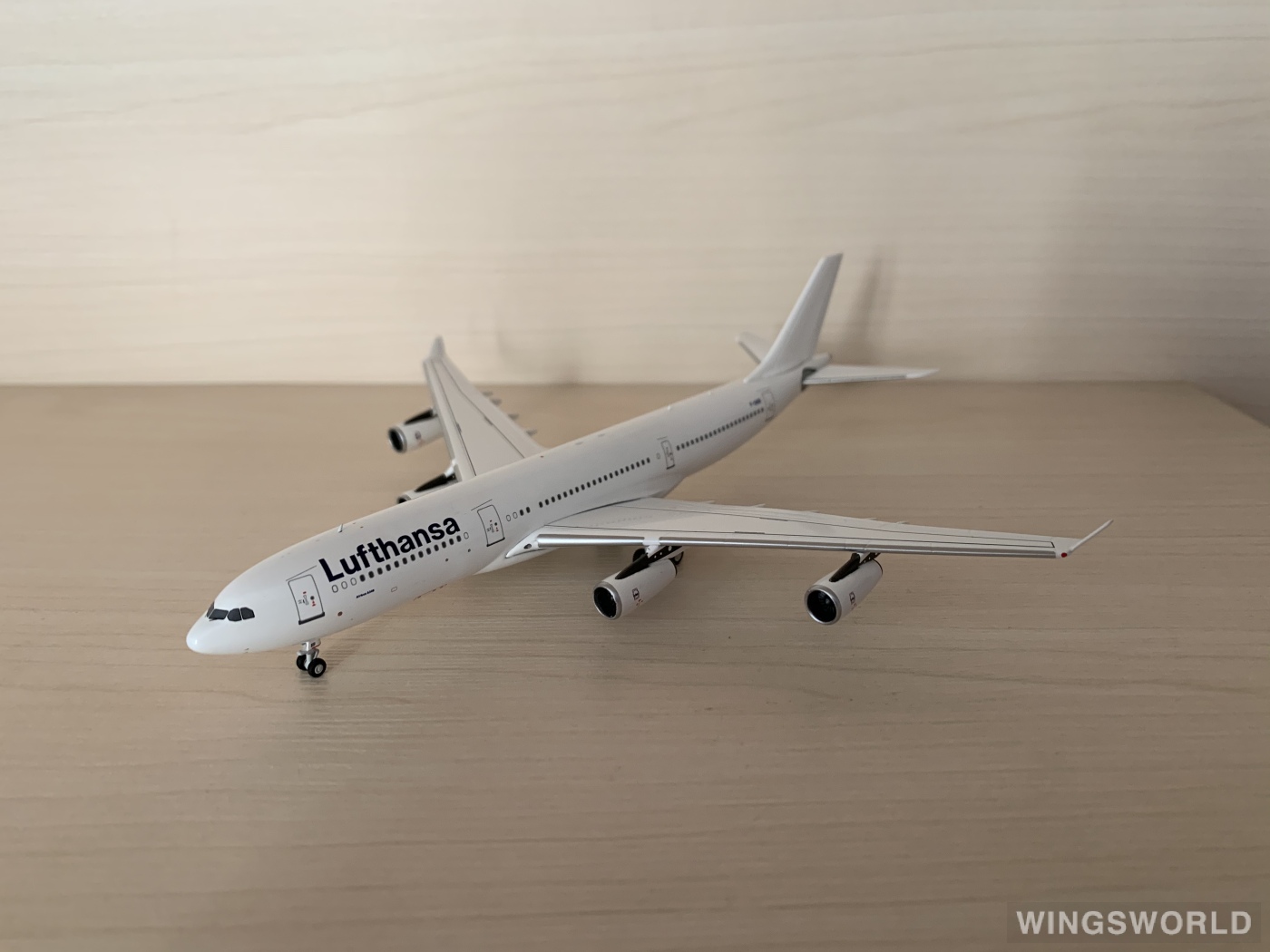 Pandamodel 1:400 19024 Lufthansa 汉莎航空 Airbus A340-200 F-GNIB
