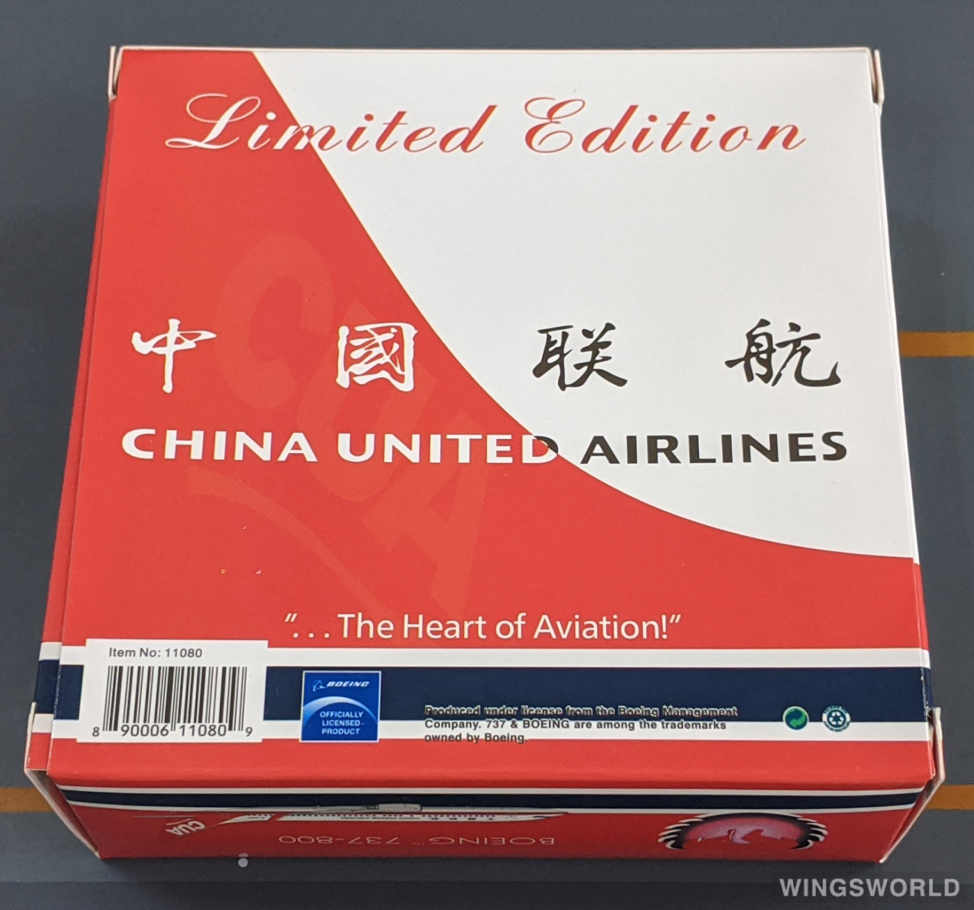 Phoenix 1:400 PH11080 China United Airlines 中国联合航空 Boeing 737-800 B-5665