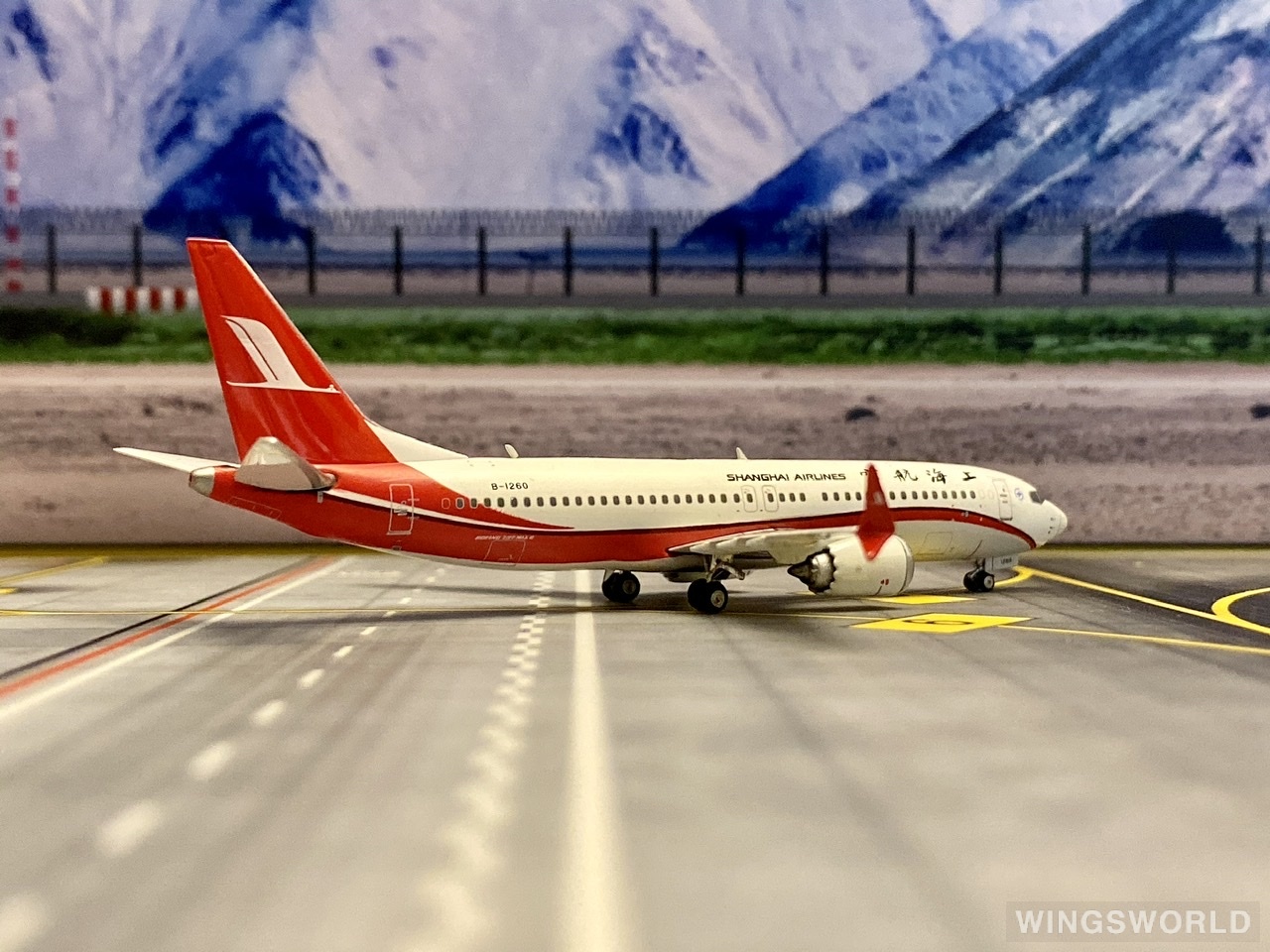 Phoenix 1:400 PH11461 Shanghai Airlines 上海航空 Boeing 737 MAX 8 B-1260