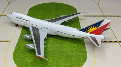 Philippine Airlines 菲律宾航空 Boeing 747-200 N208AE  A13077 Apollo 1:400