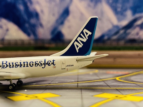 1/400 ANA 全日空 737−700ER 「Business jet」 1/400 全日空商事 ANA 737-700 1/400 ANA 全日空 737−700ER