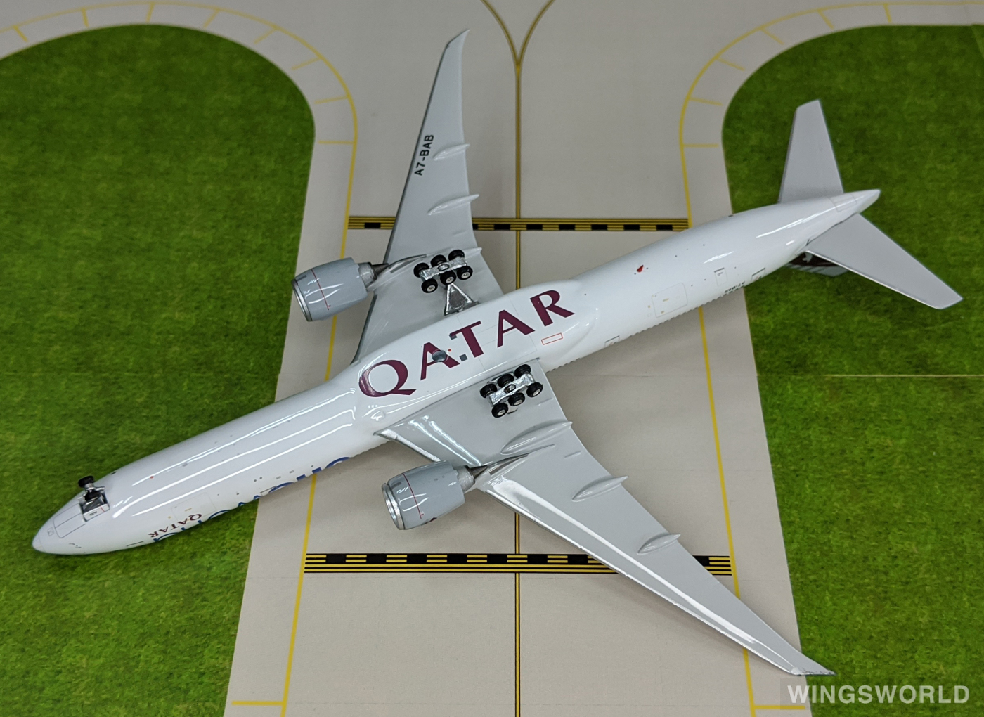 Phoenix 1:400 PH11475 Qatar 卡塔尔航空 Boeing 777-300ER A7-BAB